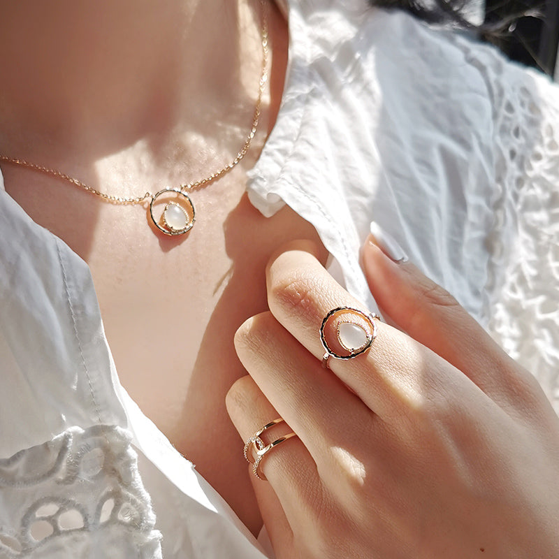 teardrop-shaped necklace